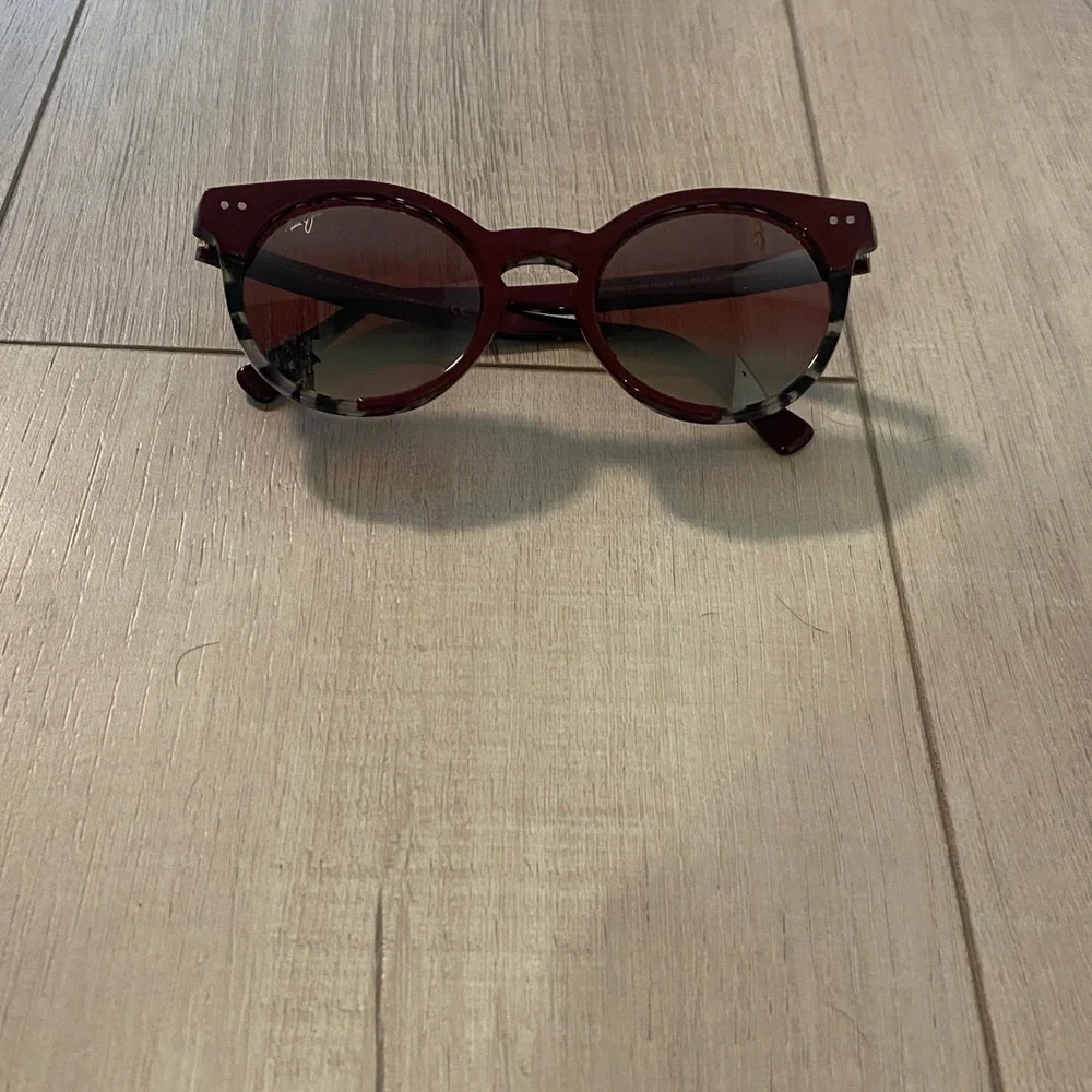 Maui Jim Upside Down Falls Burgundy - Picture 2 of 7